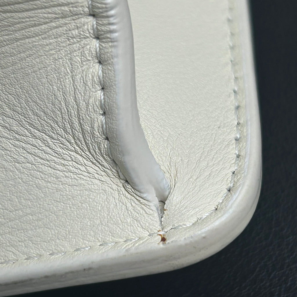 Dior White