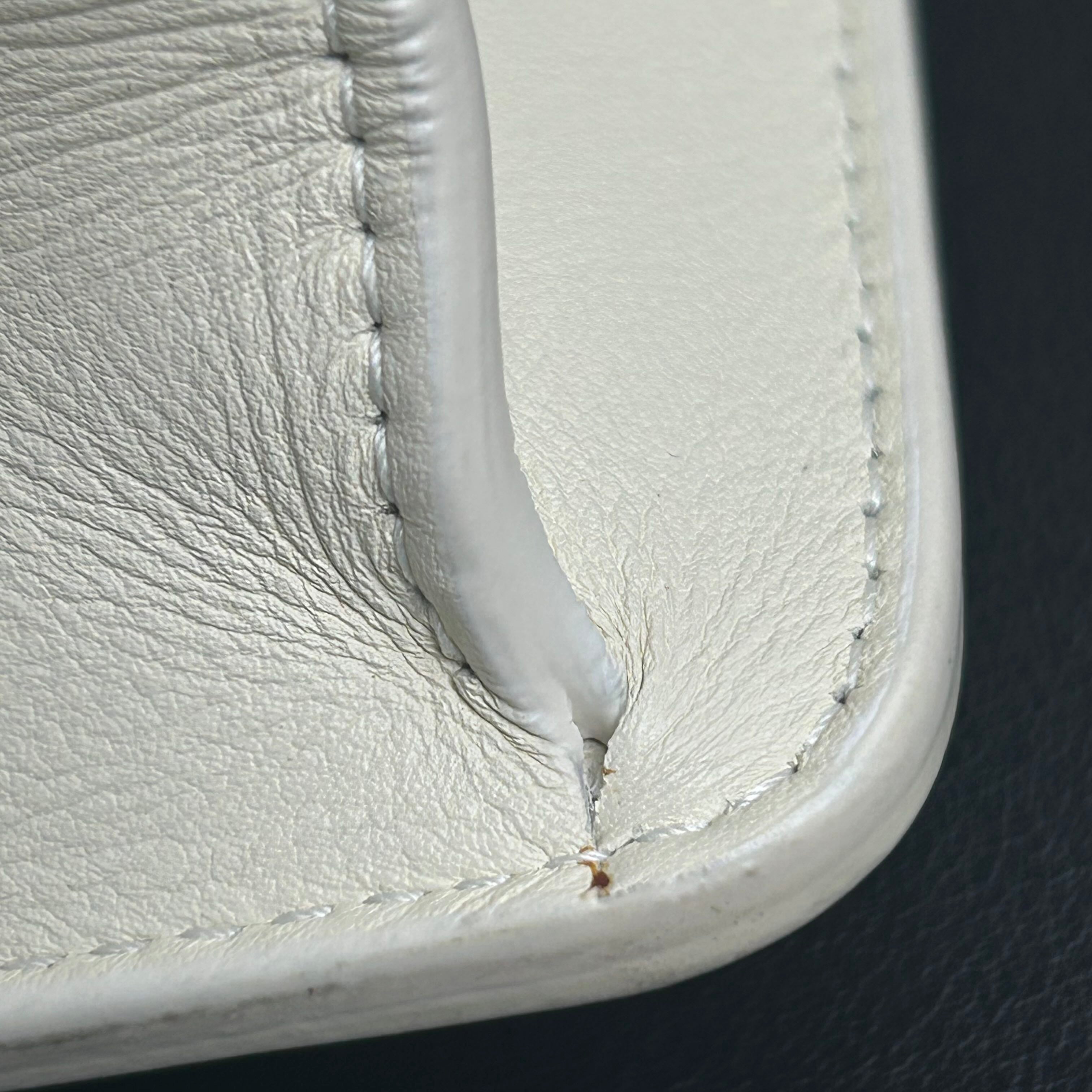 Dior White