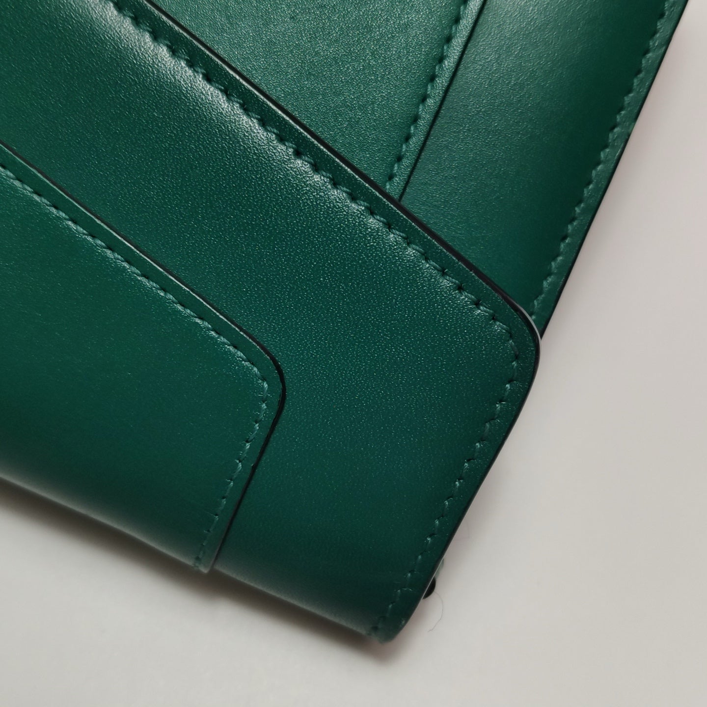 Bvlgari SERPENTI FOREVER  Crossbody 294650-E