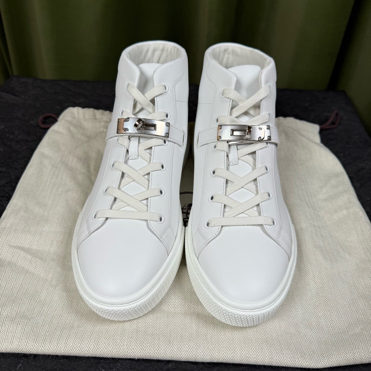 Hermes White Athletic sneakers