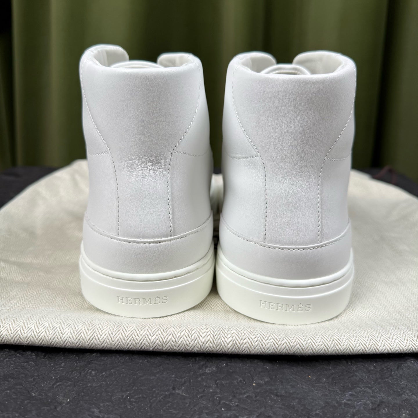 Hermes White Athletic sneakers