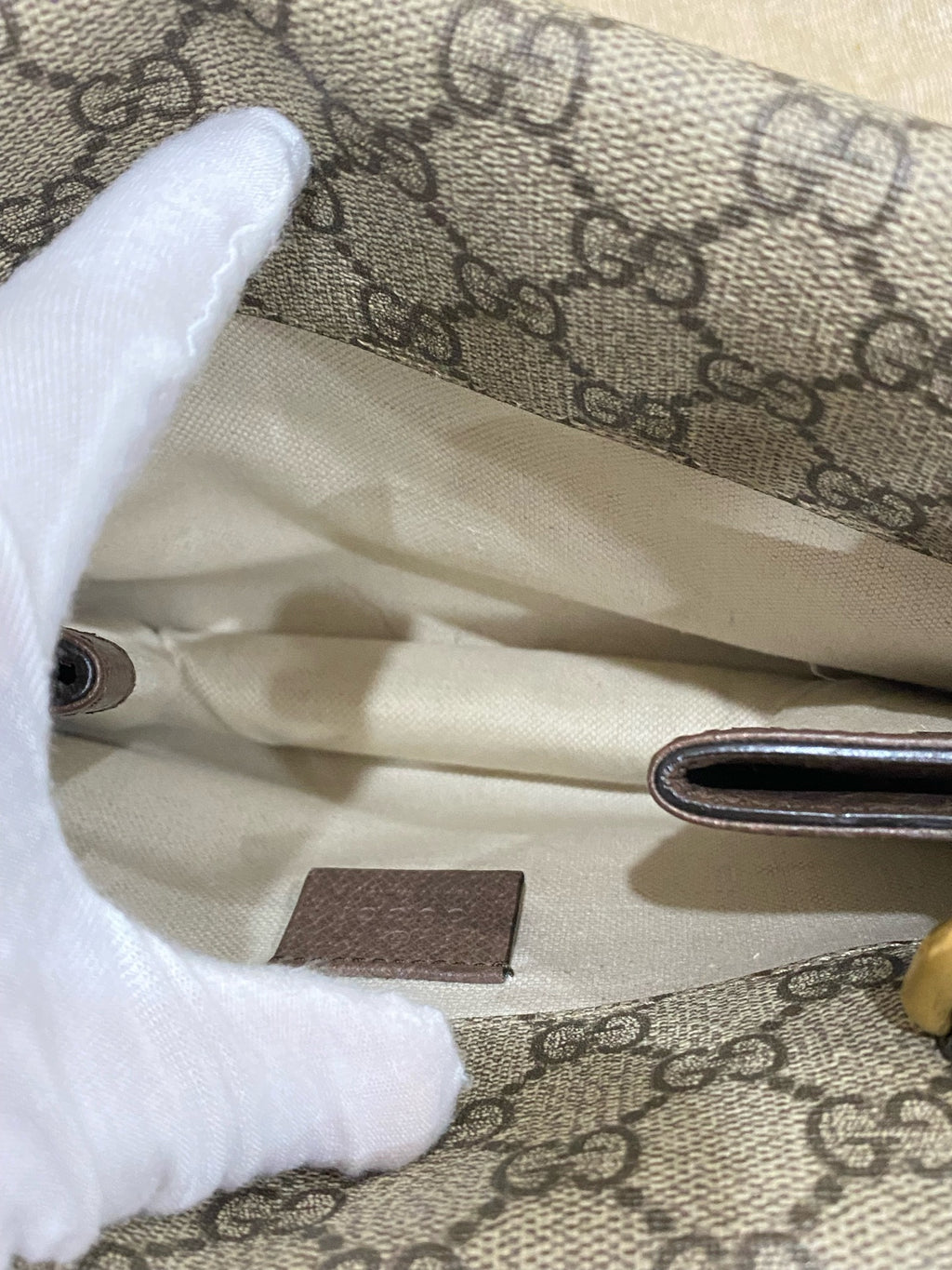 Gucci 5010509C2VT8745