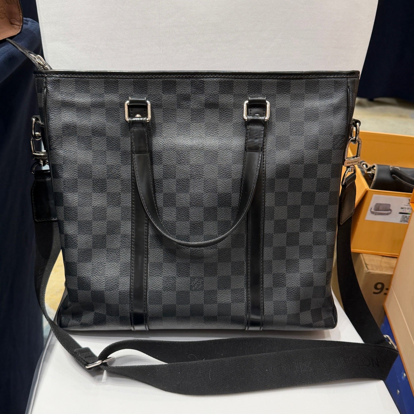 Louis Vuitton Leather Length 35 x Width 10 x Height 33 cm N41259