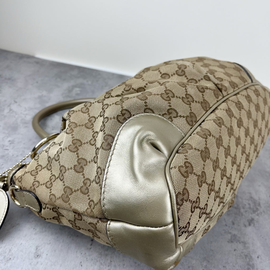 Gucci 247902-FAFXG-9761