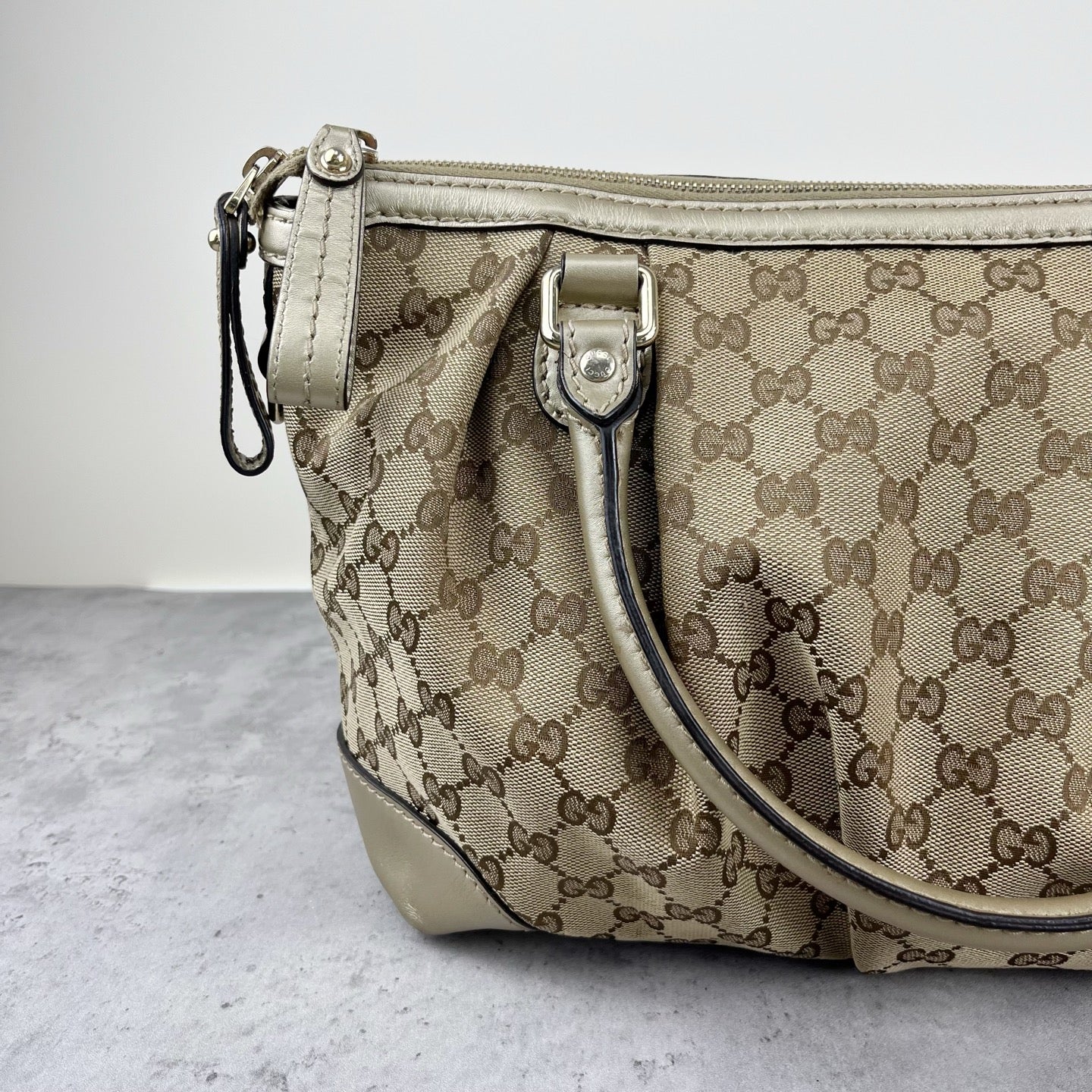 Gucci 247902-FAFXG-9761