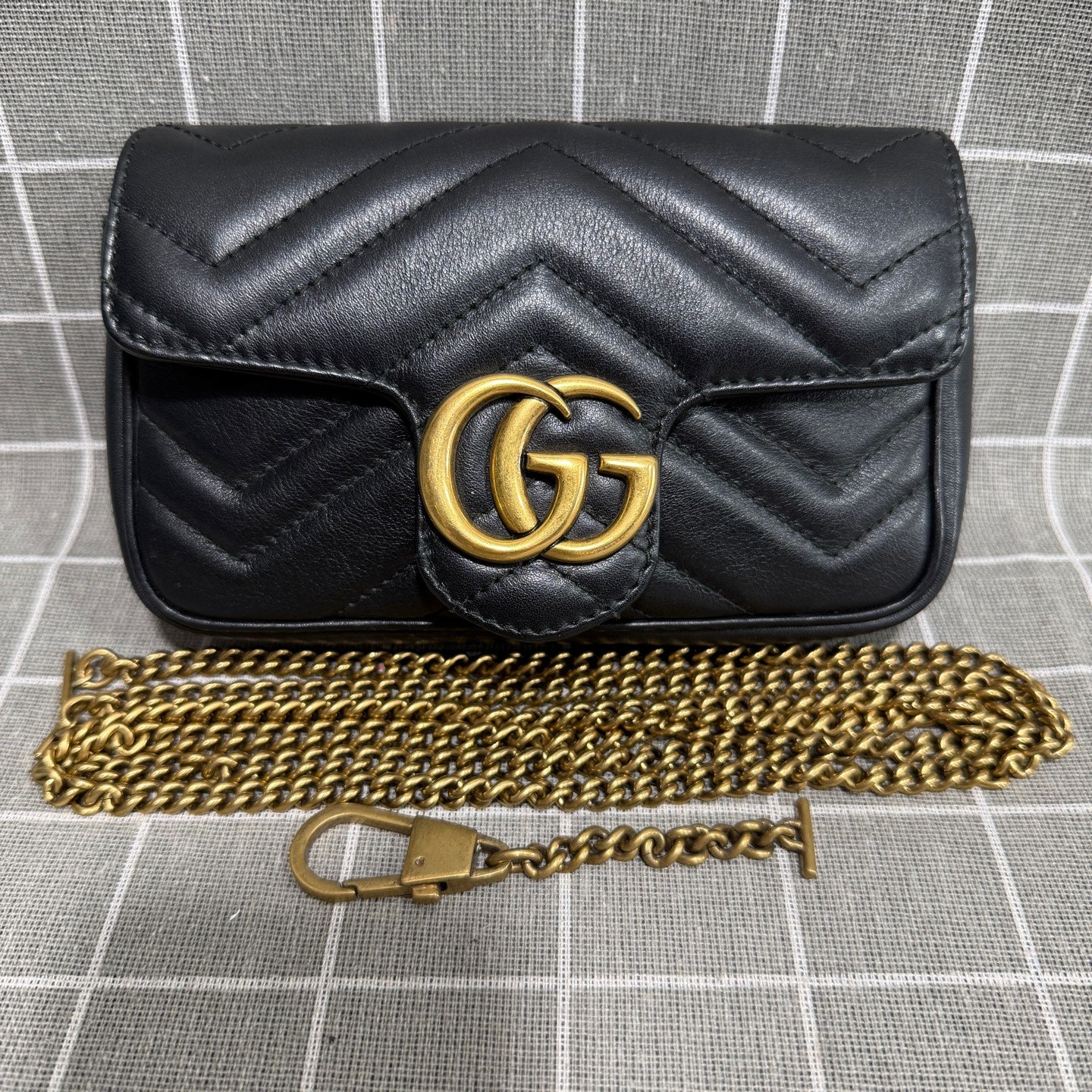 Gucci GG Marmont Collection Leather Black 476433 DTDCT 1000