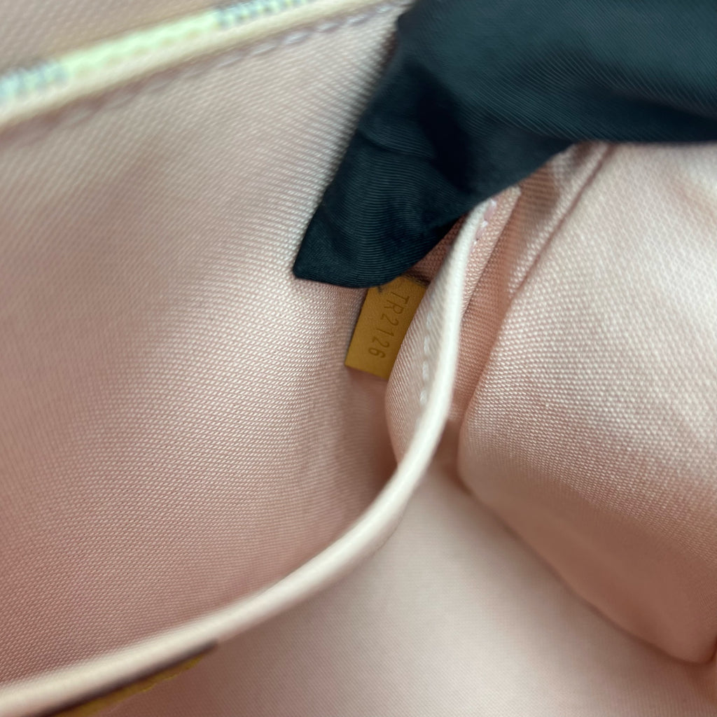 Louis Vuitton Messenger Bag