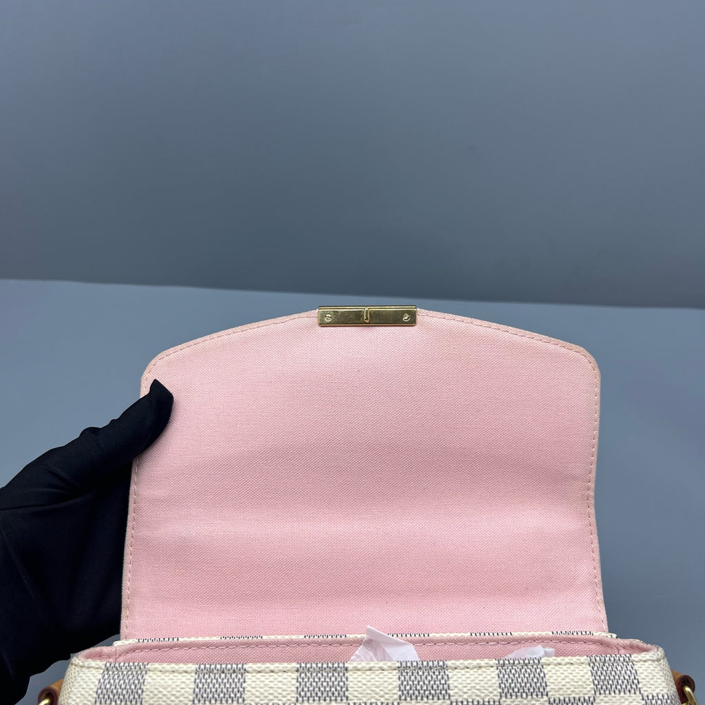 Louis Vuitton Messenger Bag