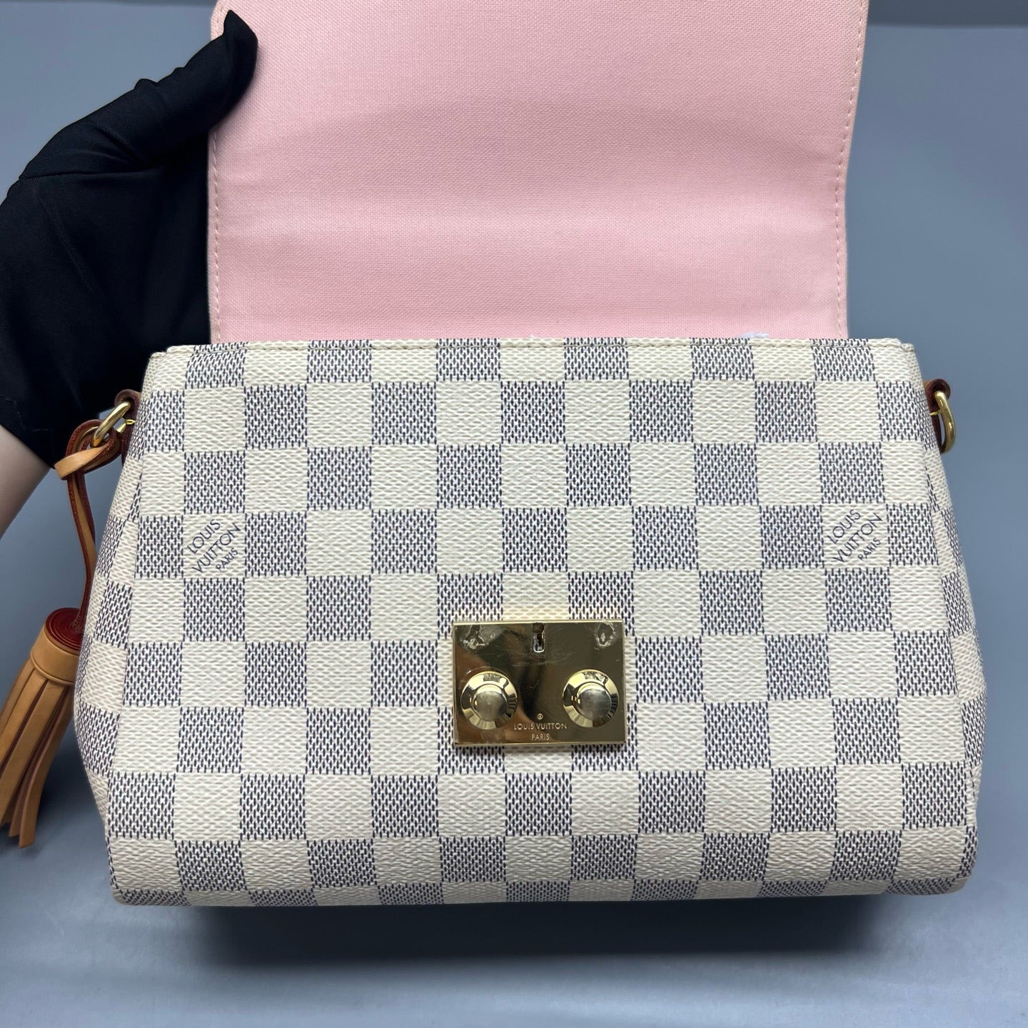 Louis Vuitton Messenger Bag