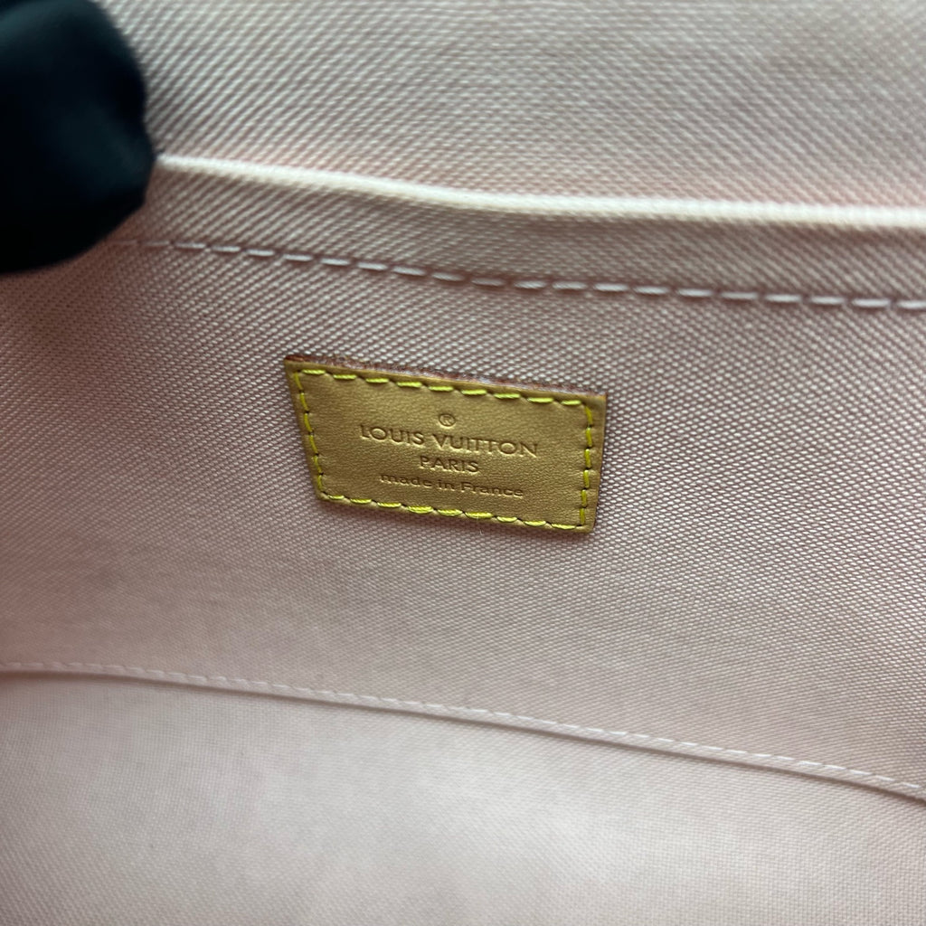 Louis Vuitton Messenger Bag