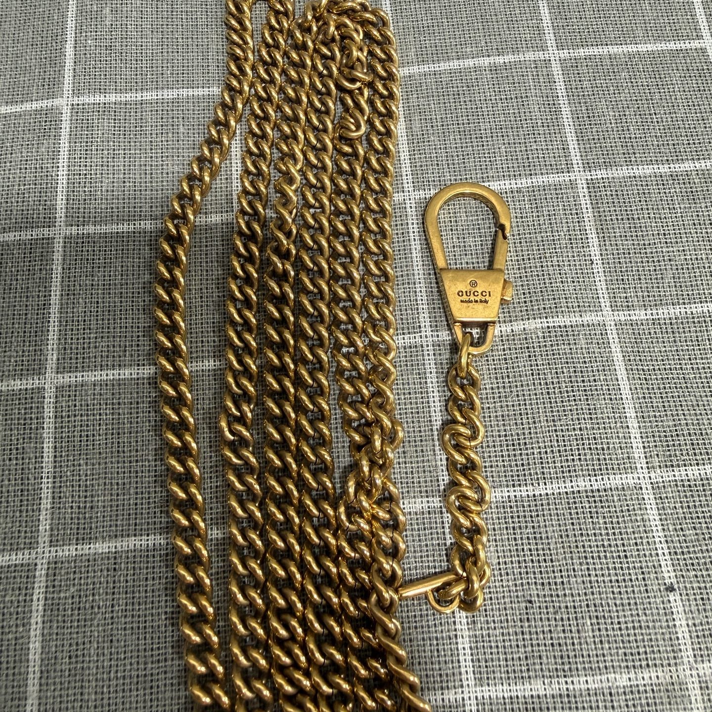 Gucci 476433DSVRT1000