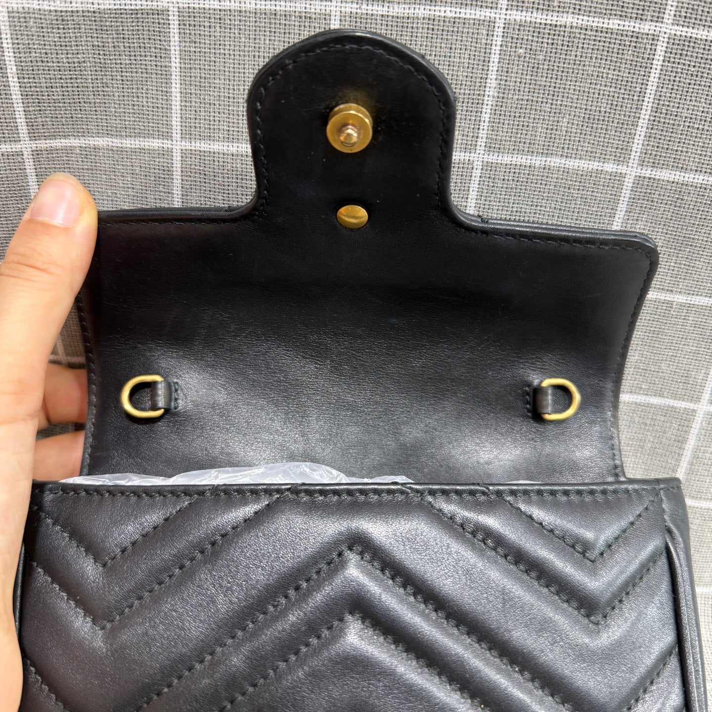 Gucci 476433DSVRT1000