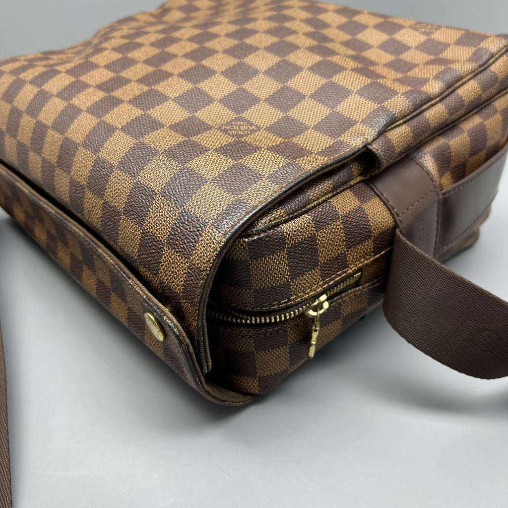 Louis Vuitton Messenger Bag