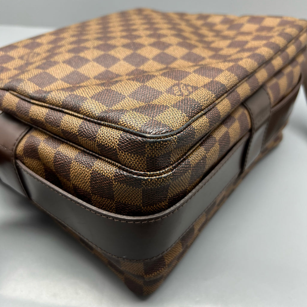 Louis Vuitton Messenger Bag