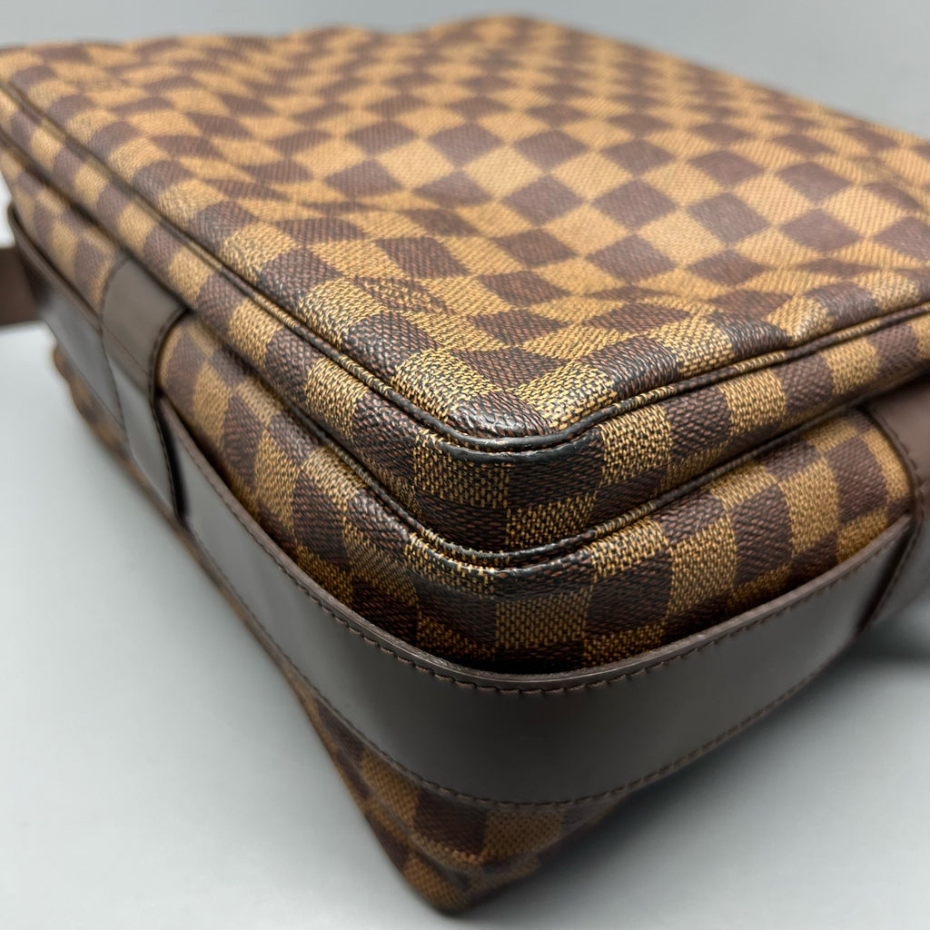Louis Vuitton Messenger Bag