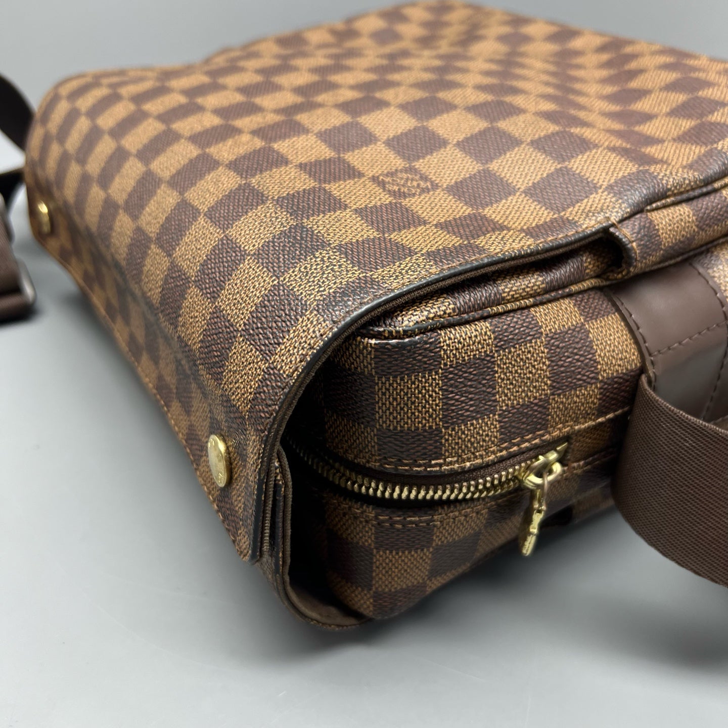 Louis Vuitton Messenger Bag