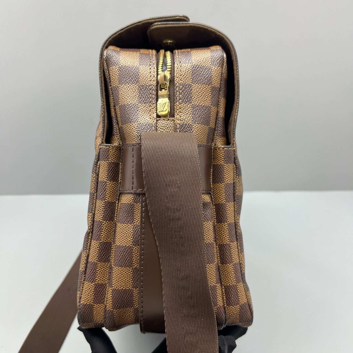 Louis Vuitton Messenger Bag