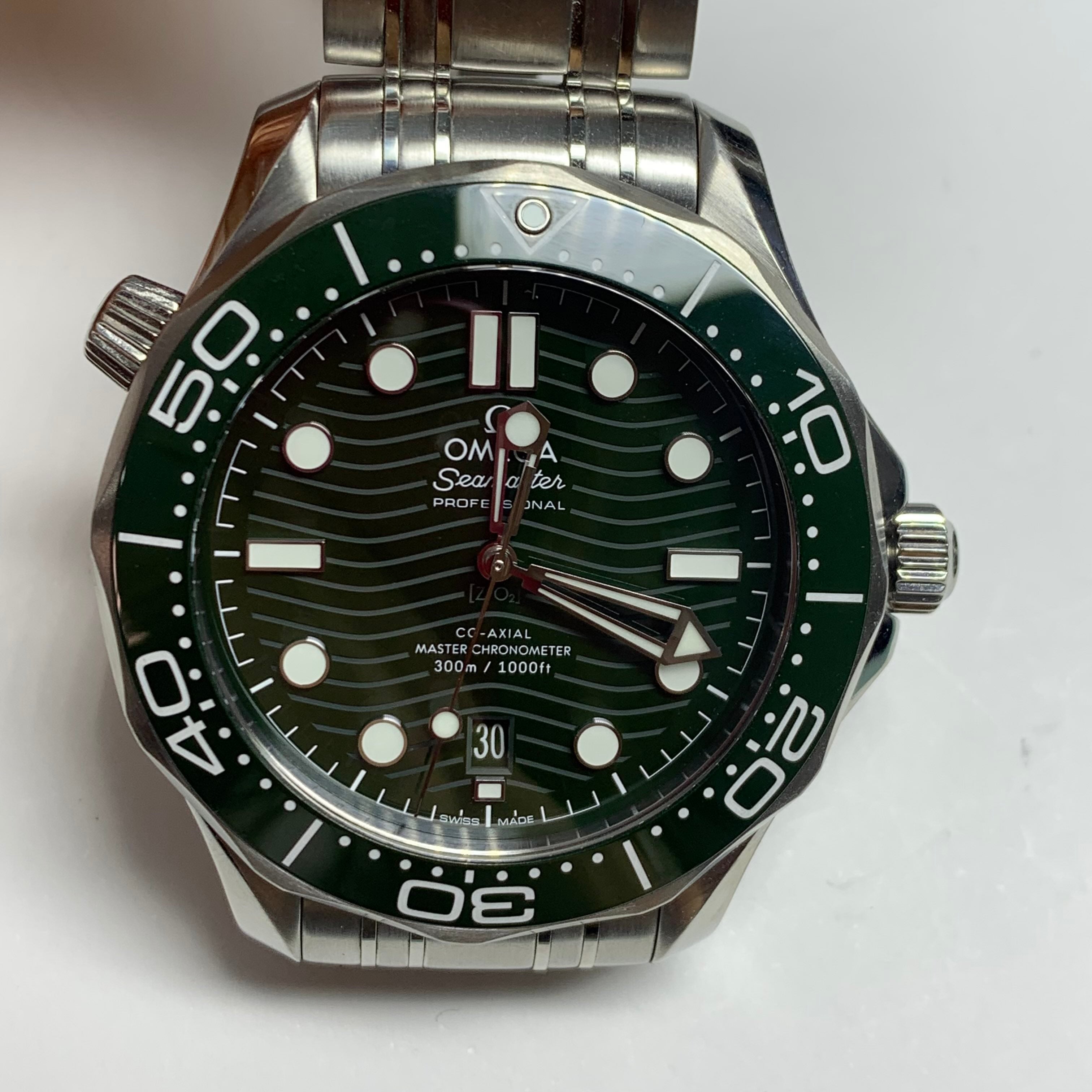 Omega Seahorse Series 42 210.30.42.20.10.001