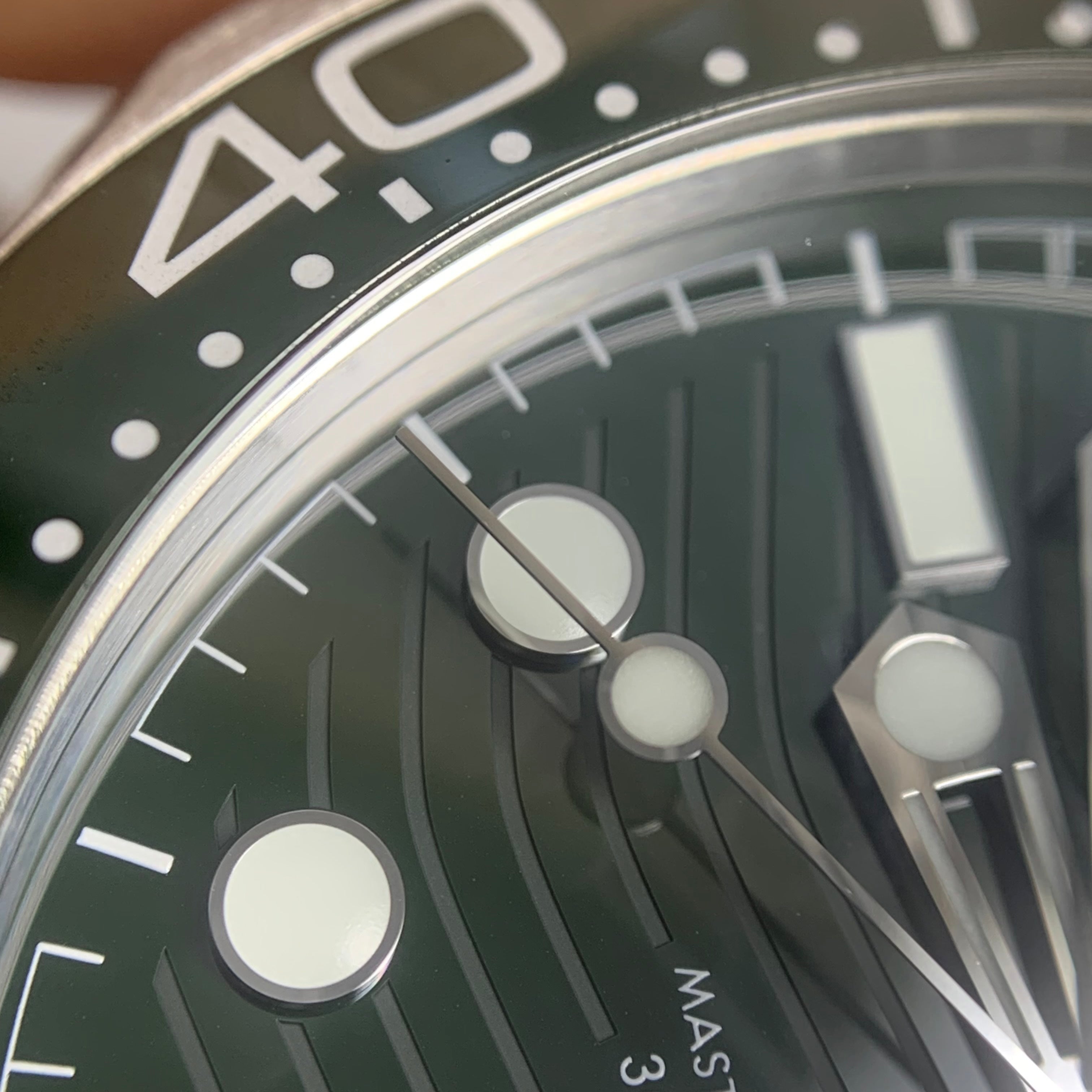 Omega Seahorse Series 42 210.30.42.20.10.001