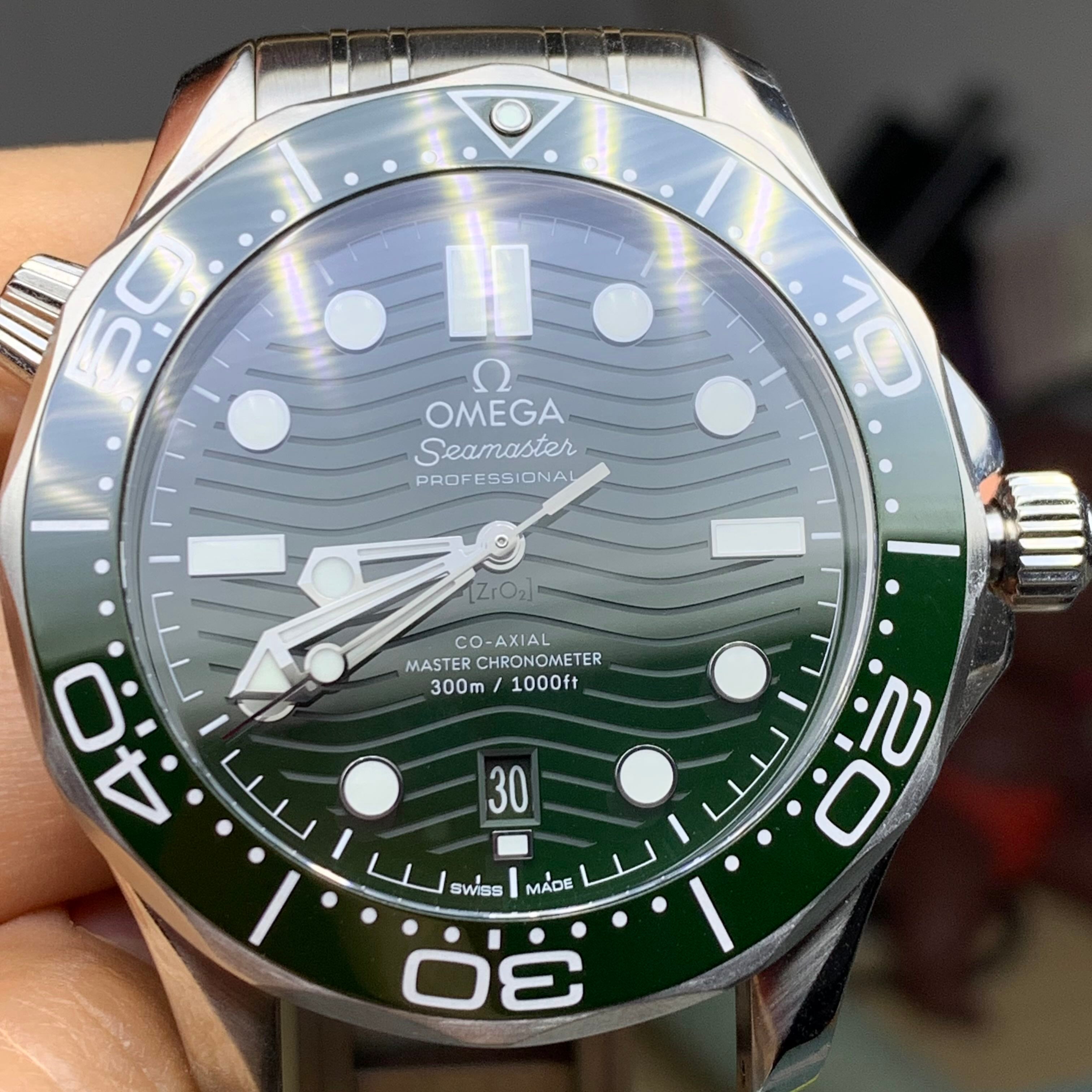 Omega Seahorse Series 42 210.30.42.20.10.001