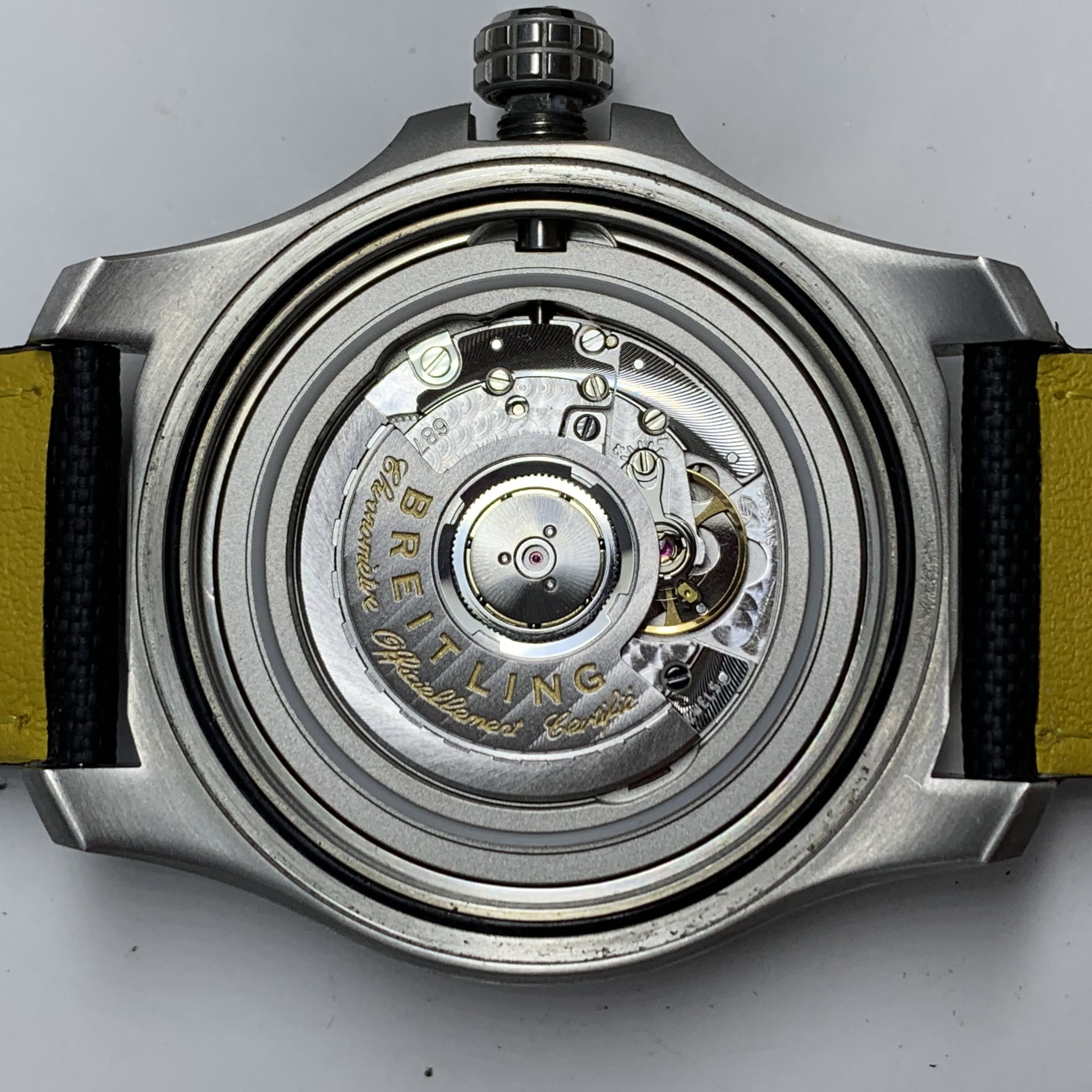 Breitling Avenger 44 millimeters A32320101B1X1