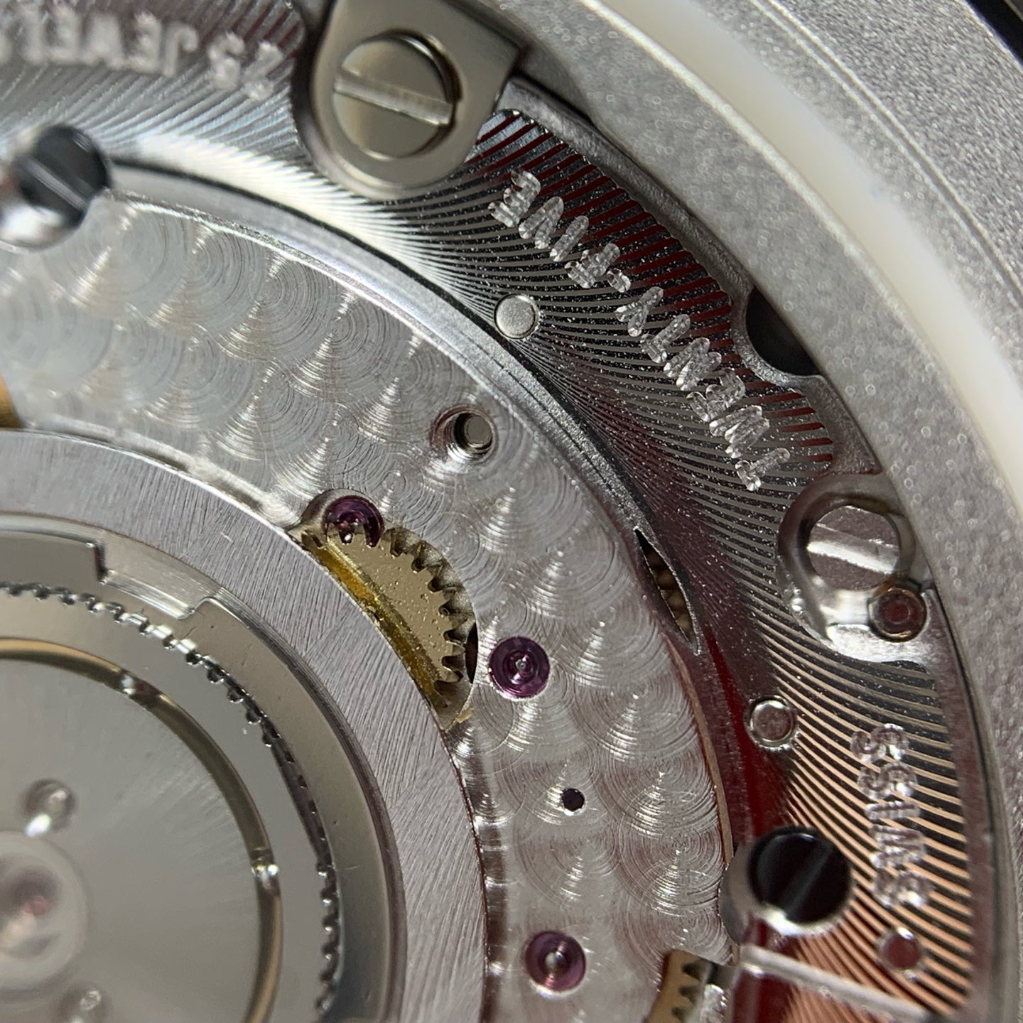 Breitling Avenger 44 millimeters A32320101B1X1