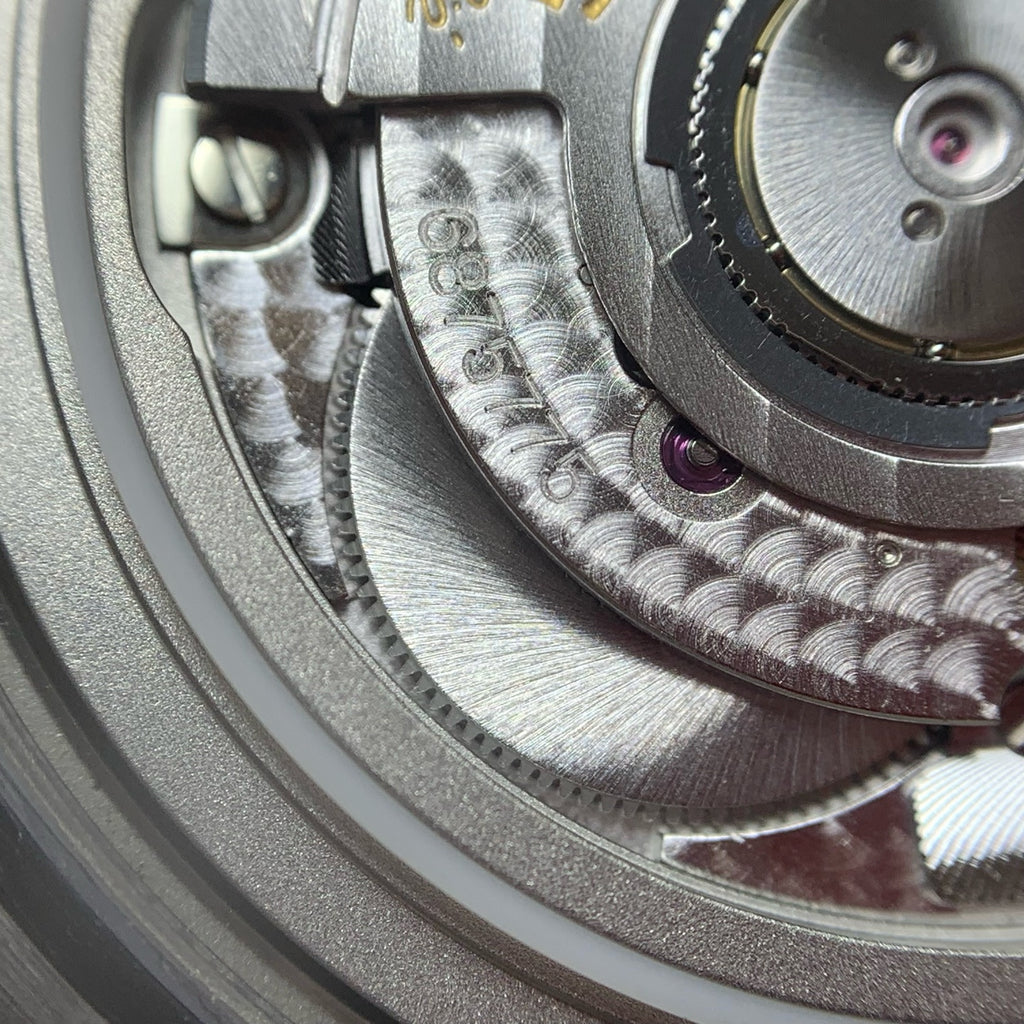 Breitling Avenger 44 millimeters A32320101B1X1