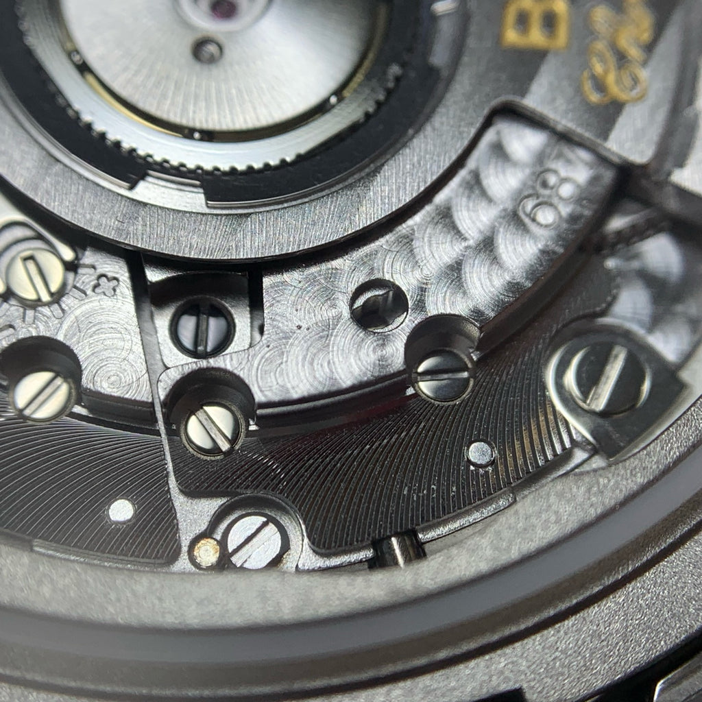 Breitling Avenger 44 millimeters A32320101B1X1