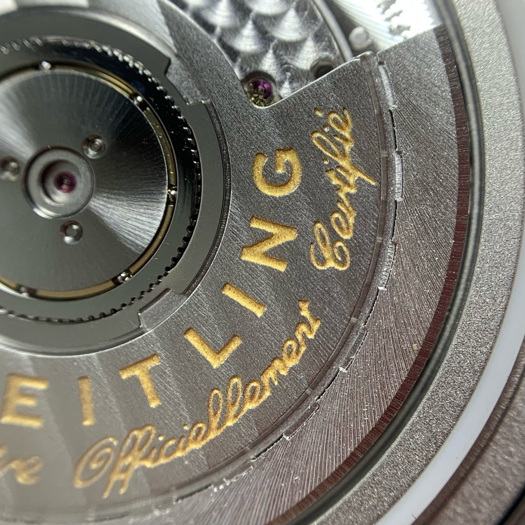 Breitling Avenger 44 millimeters A32320101B1X1