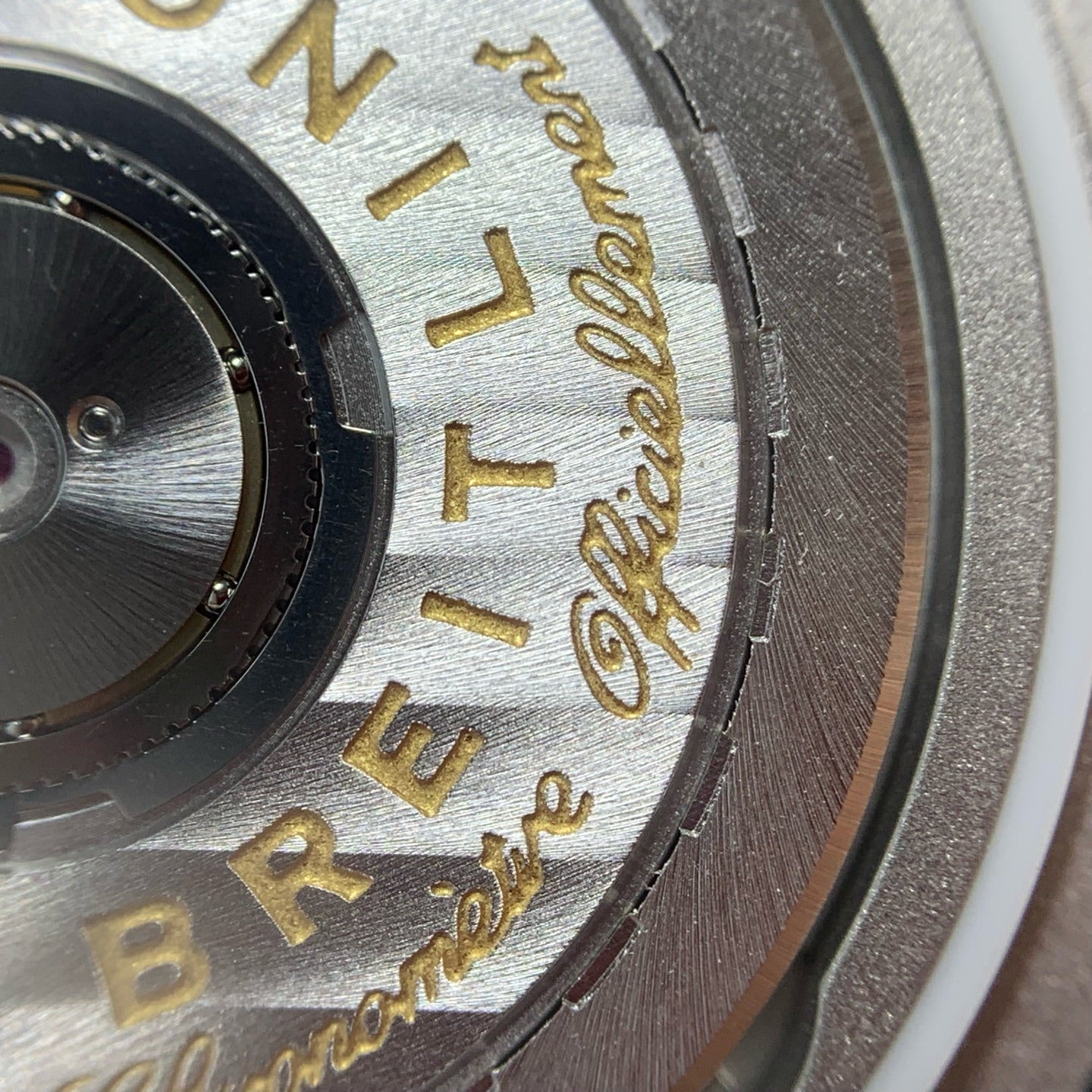Breitling Avenger 44 millimeters A32320101B1X1