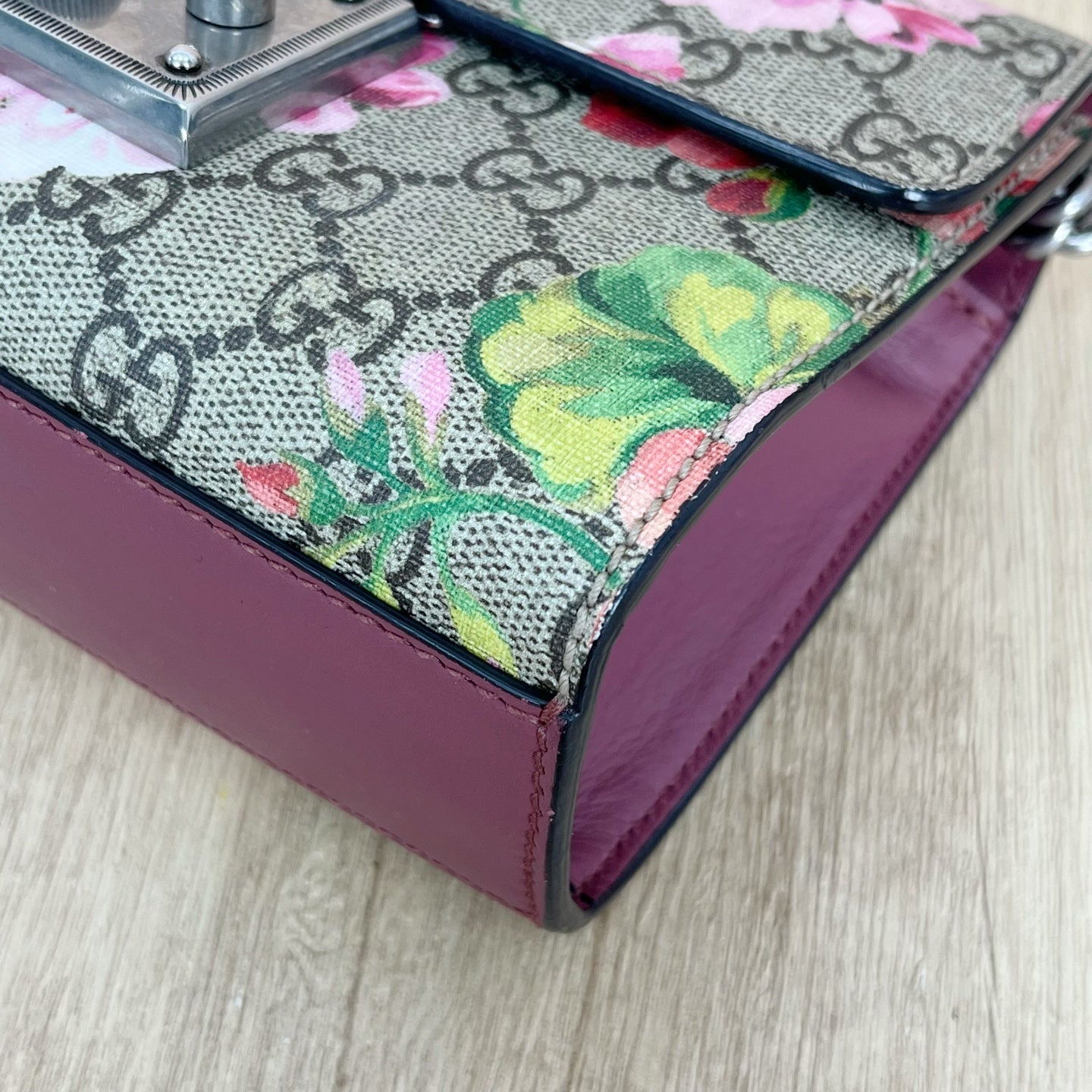 Gucci Red 409487-KU21N-8693
