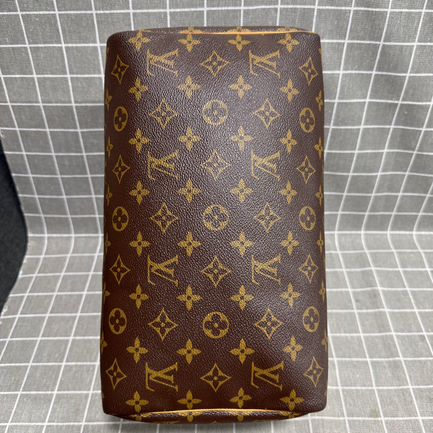 Louis Vuitton Leather M41526