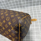 Louis Vuitton Leather M41526