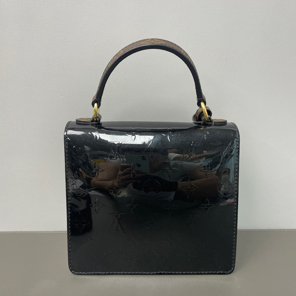Louis Vuitton Messenger Bag