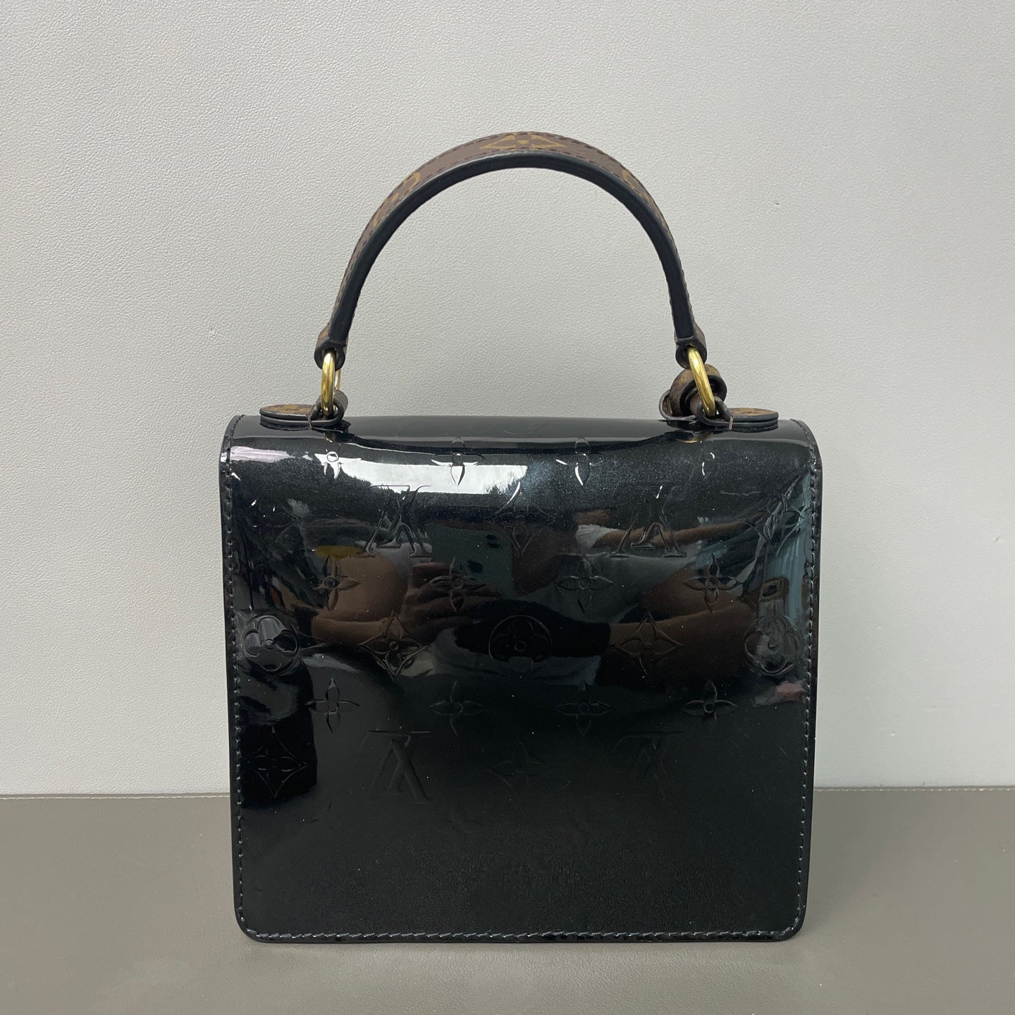 Louis Vuitton Messenger Bag