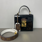 Louis Vuitton Messenger Bag