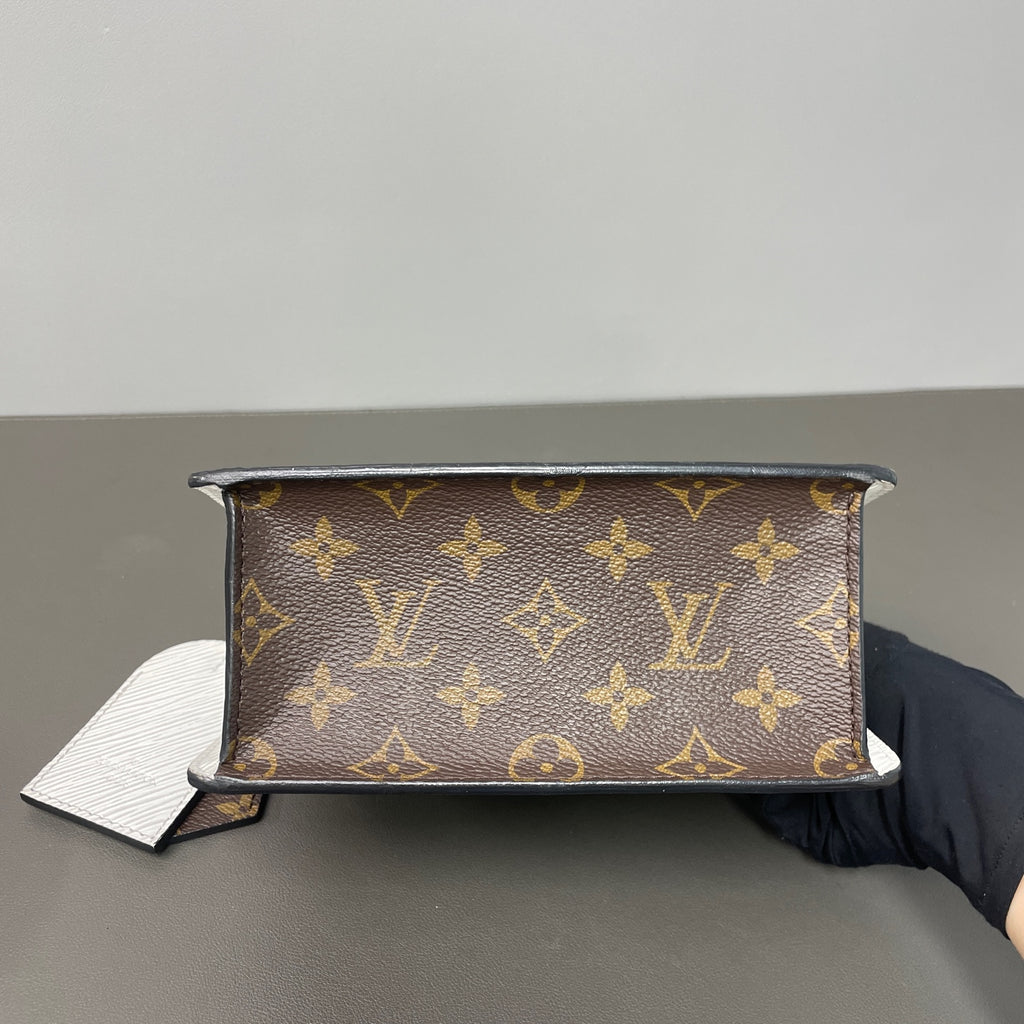 Louis Vuitton Messenger Bag
