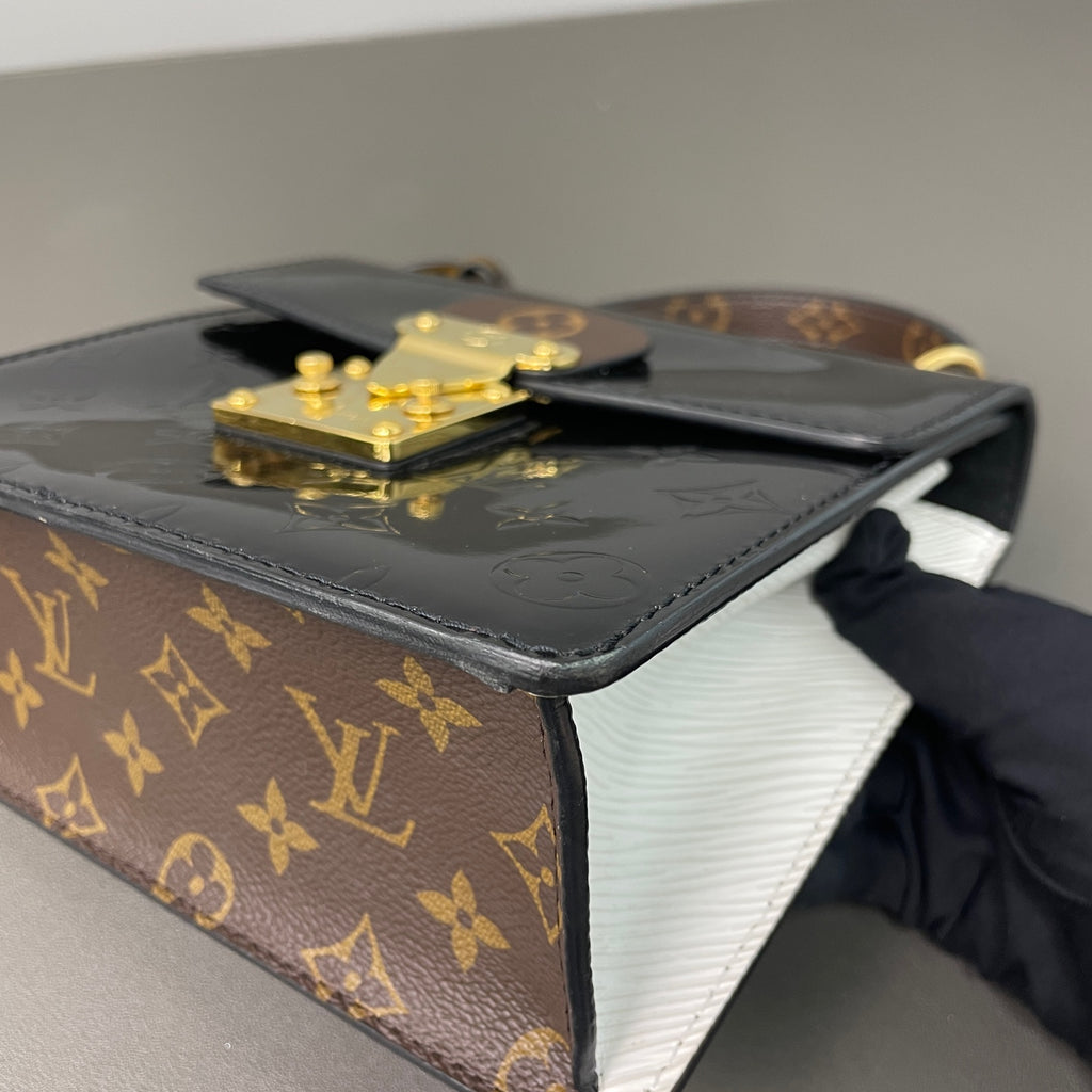 Louis Vuitton Messenger Bag