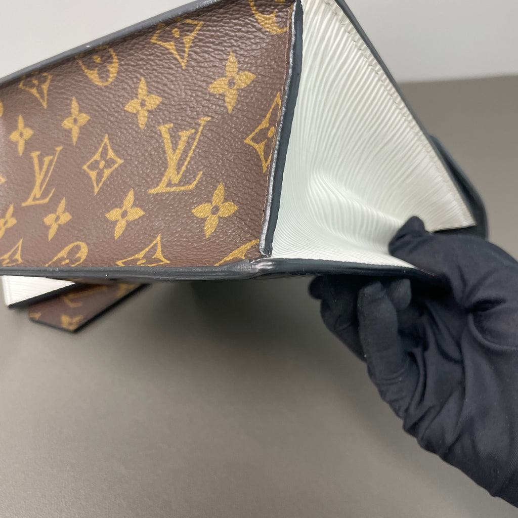 Louis Vuitton Messenger Bag