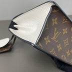 Louis Vuitton Messenger Bag