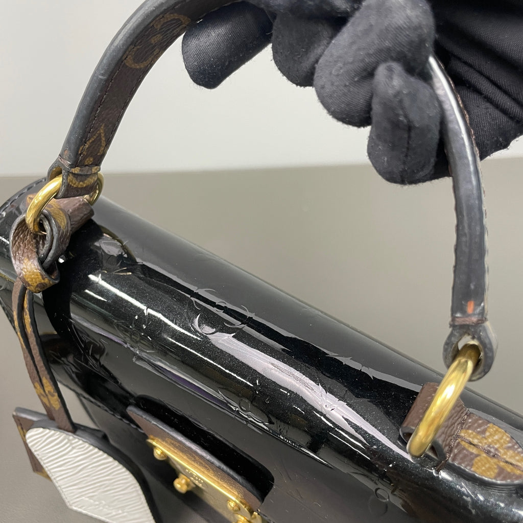 Louis Vuitton Messenger Bag