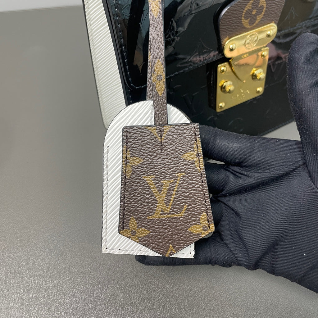Louis Vuitton Messenger Bag