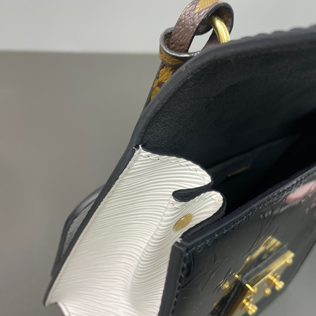 Louis Vuitton Messenger Bag