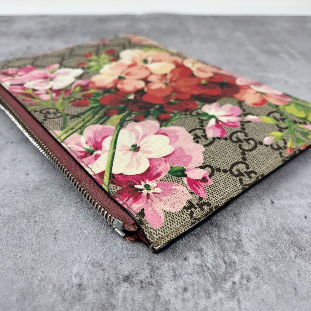 Gucci Red Clutch 410807-KU23N-8693