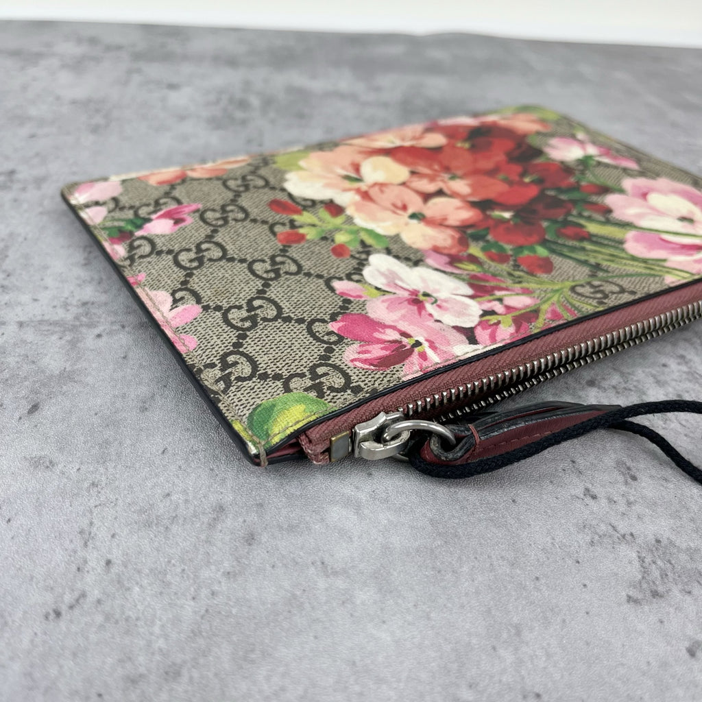 Gucci Red Clutch 410807-KU23N-8693
