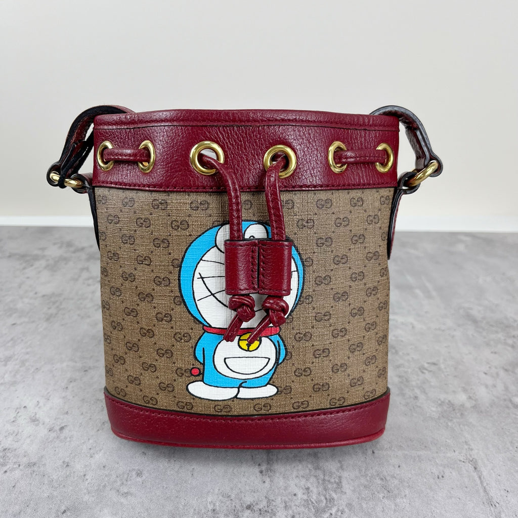 Gucci 647801-2T0AG-8580