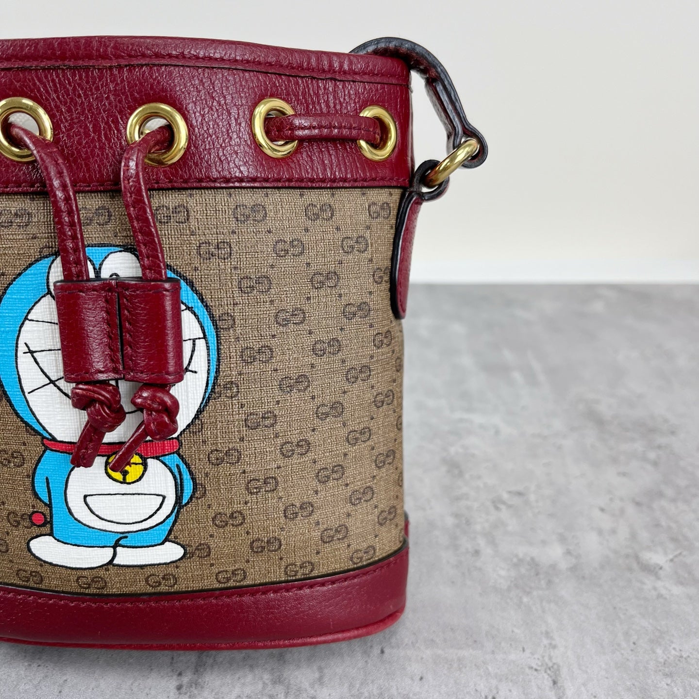 Gucci 647801-2T0AG-8580