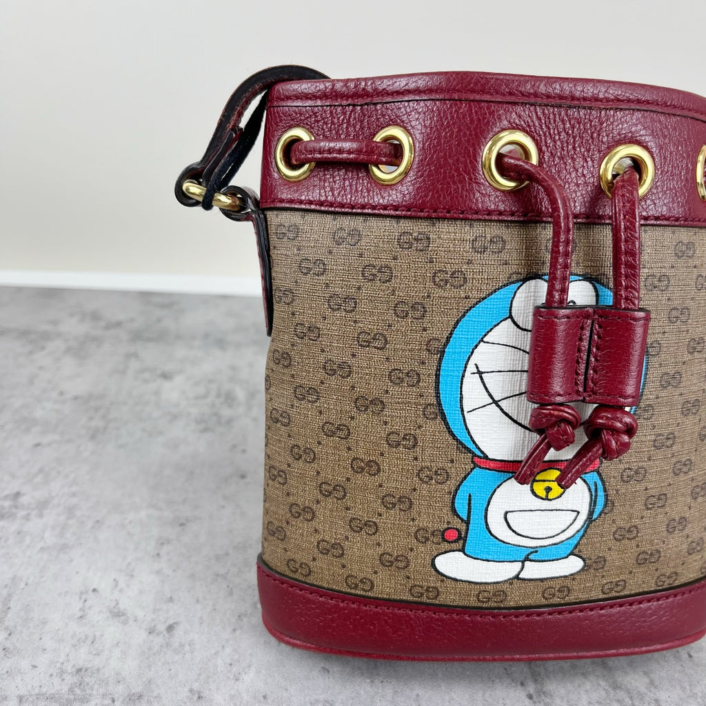 Gucci 647801-2T0AG-8580