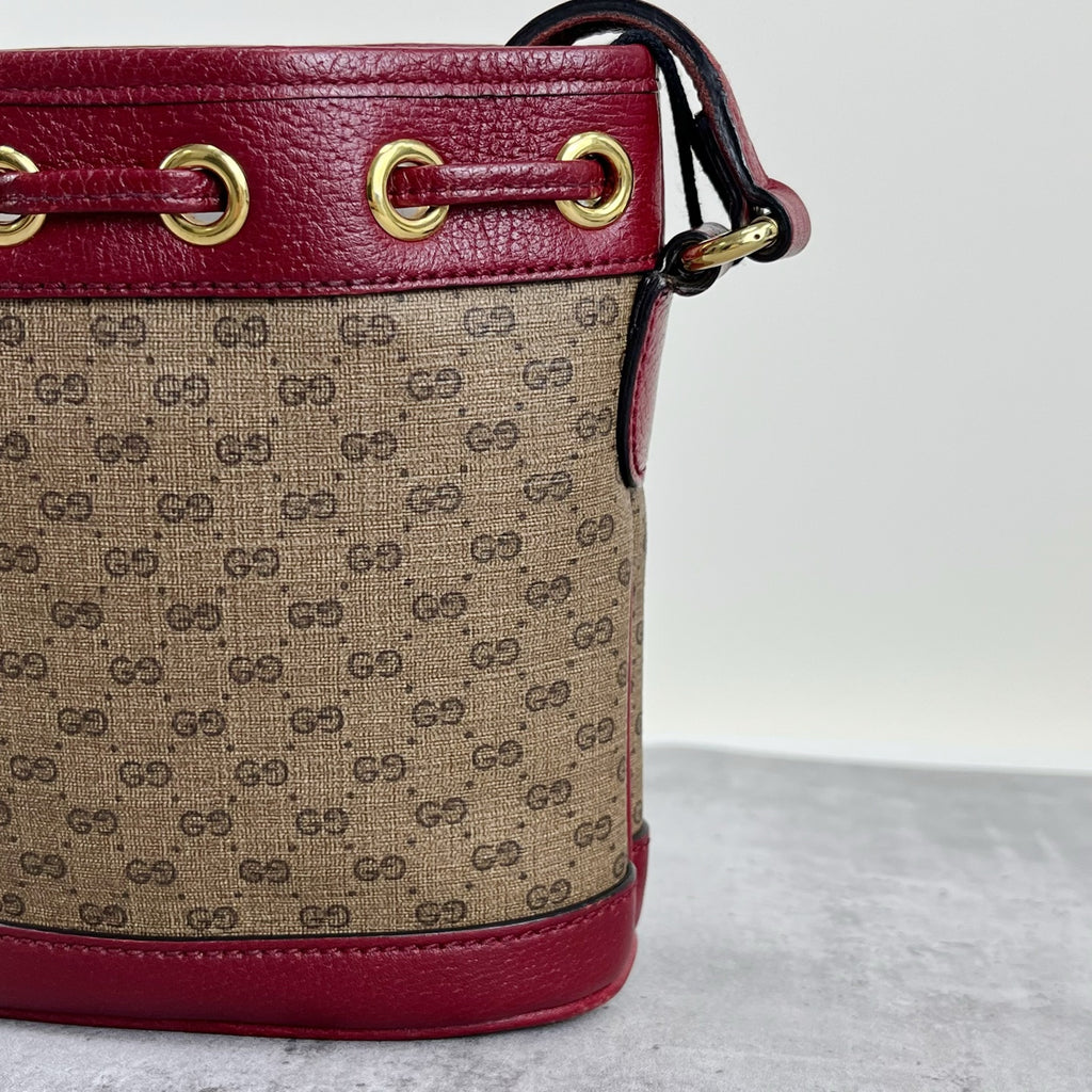 Gucci 647801-2T0AG-8580