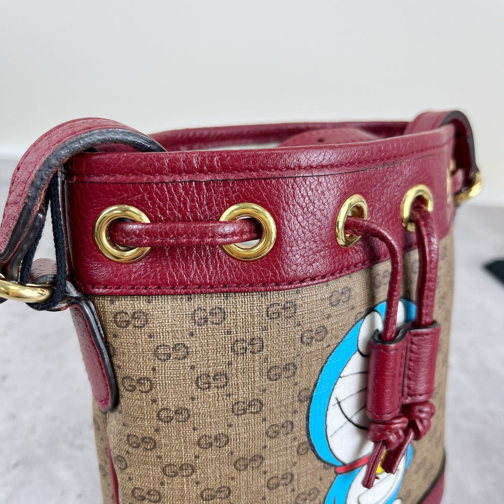 Gucci 647801-2T0AG-8580